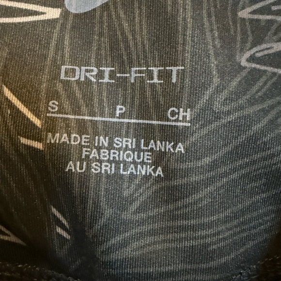 NIKE Women's Dri-FIT Leggings Size Small Like New - Picture 6 of 7